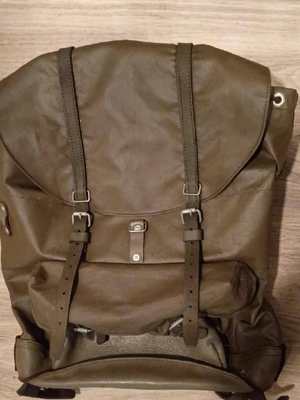 1980s Olive Green Military-Style Men’s Backpack